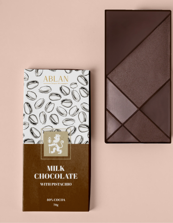 Milk Chocolate Bar with Pistachio
