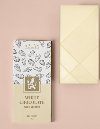 White Chocolate Bar with Almond 