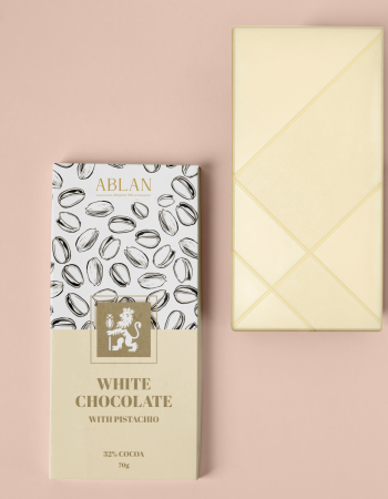 White Chocolate Bar with Pistachio